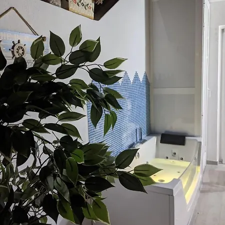 Jacuzzi Suite, Sueno De Pakito * アデヘ